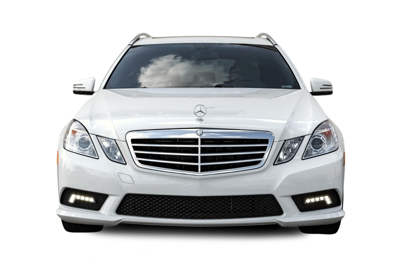 Mercedes-Benz E-Class Vehicle Main Gallery Image 06