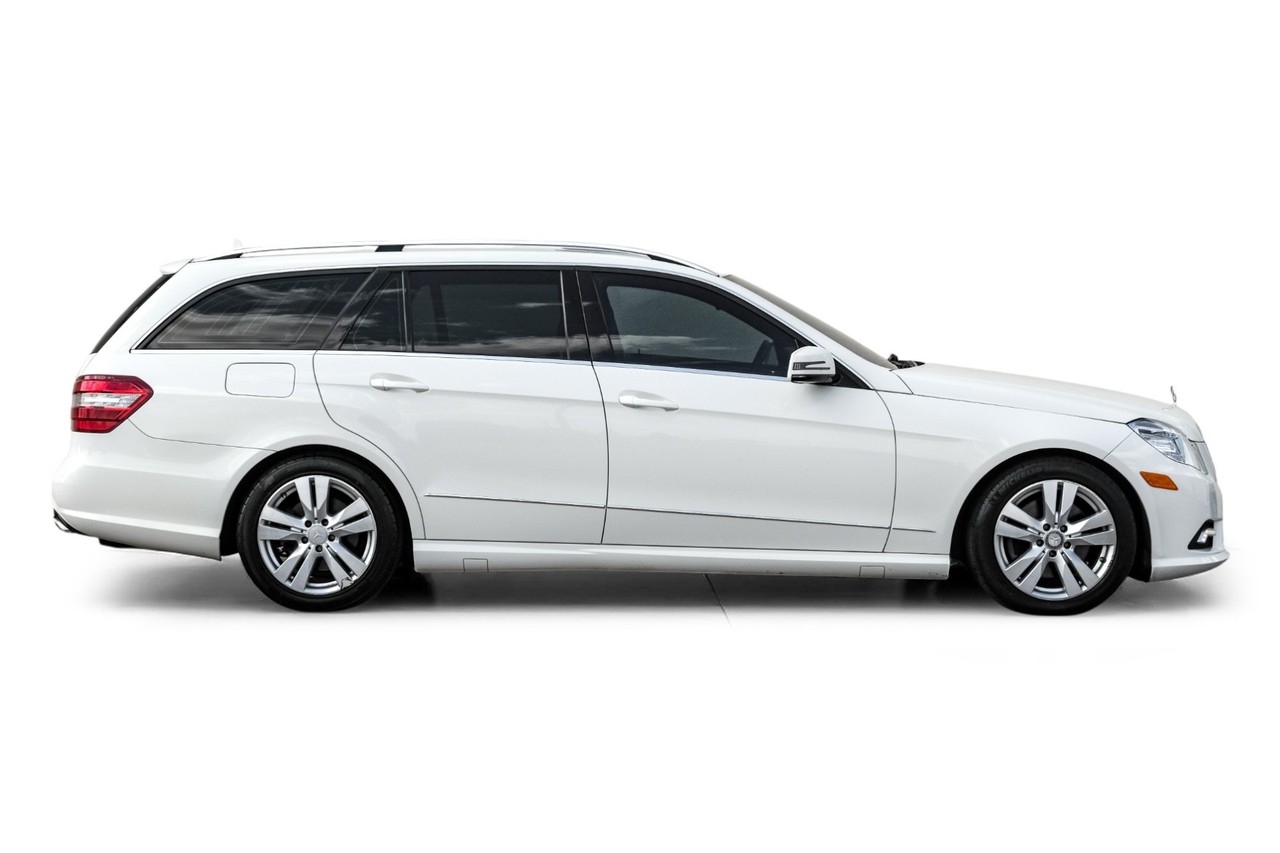 Mercedes-Benz E-Class Vehicle Main Gallery Image 08