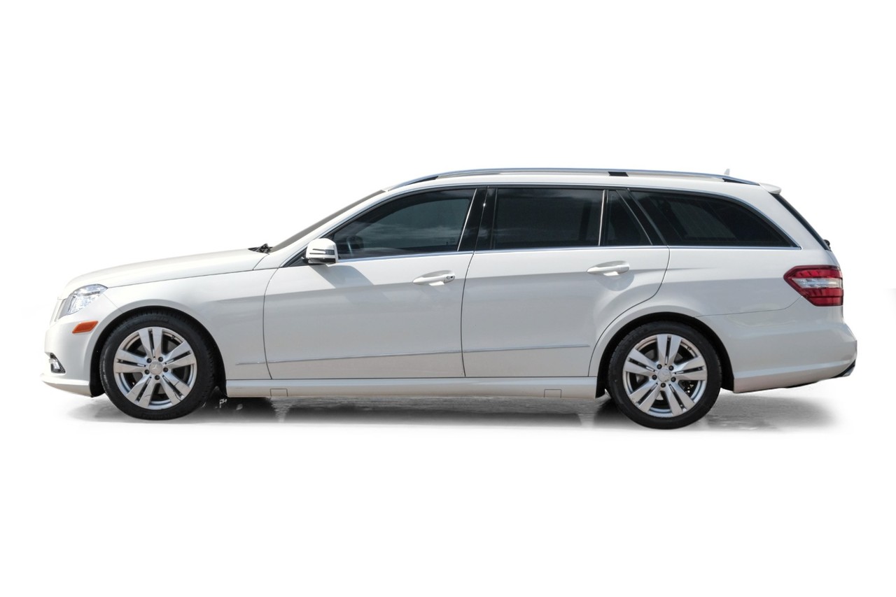 Mercedes-Benz E-Class Vehicle Main Gallery Image 12