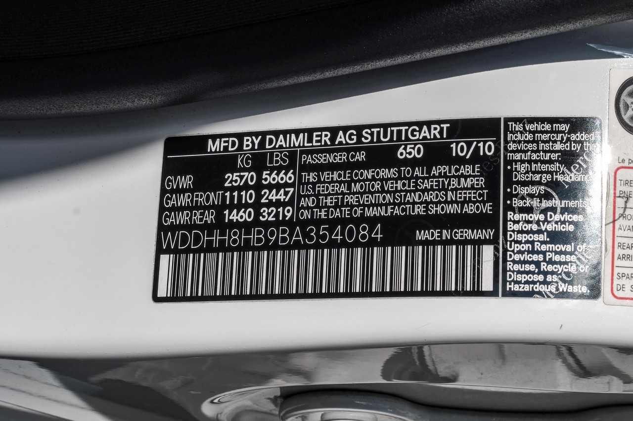 Mercedes-Benz E-Class Vehicle Main Gallery Image 51