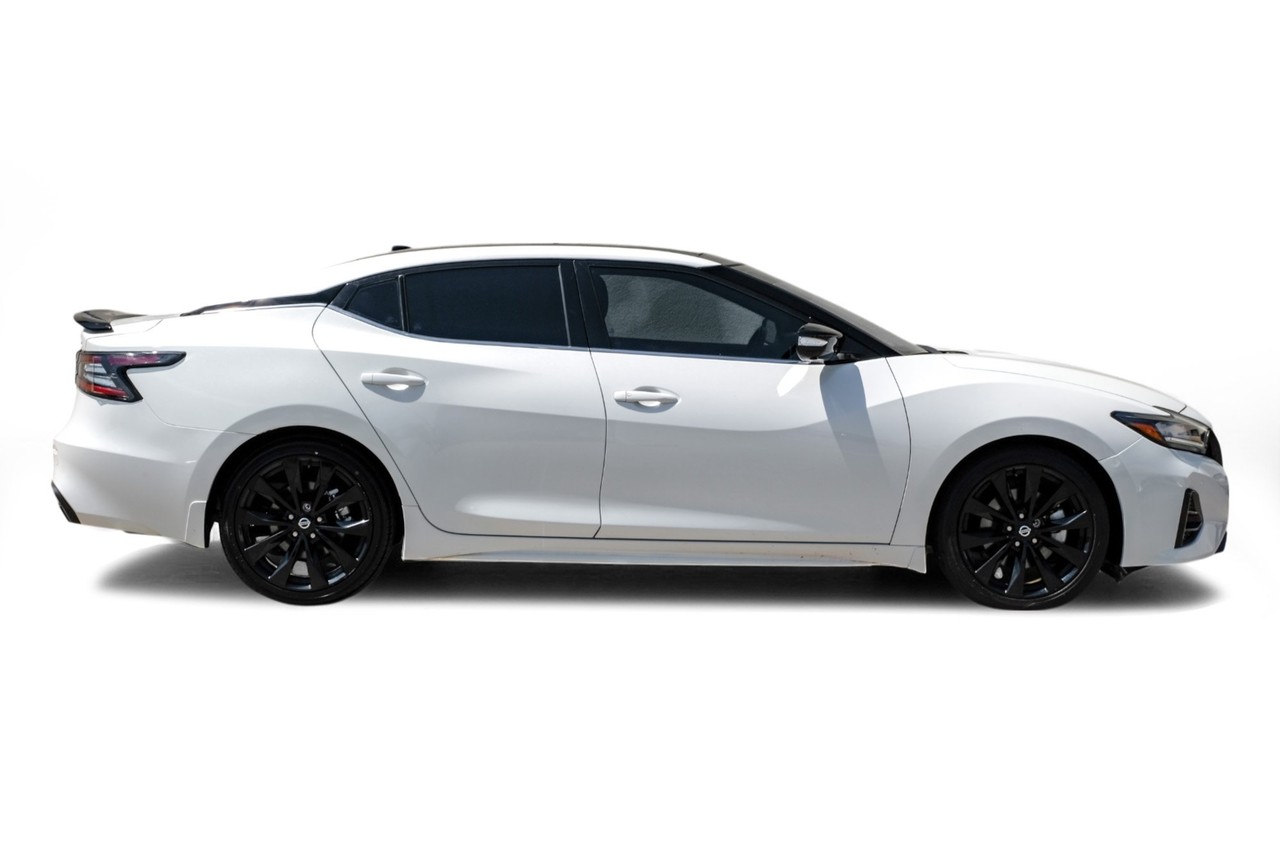 Nissan Maxima Vehicle Main Gallery Image 07
