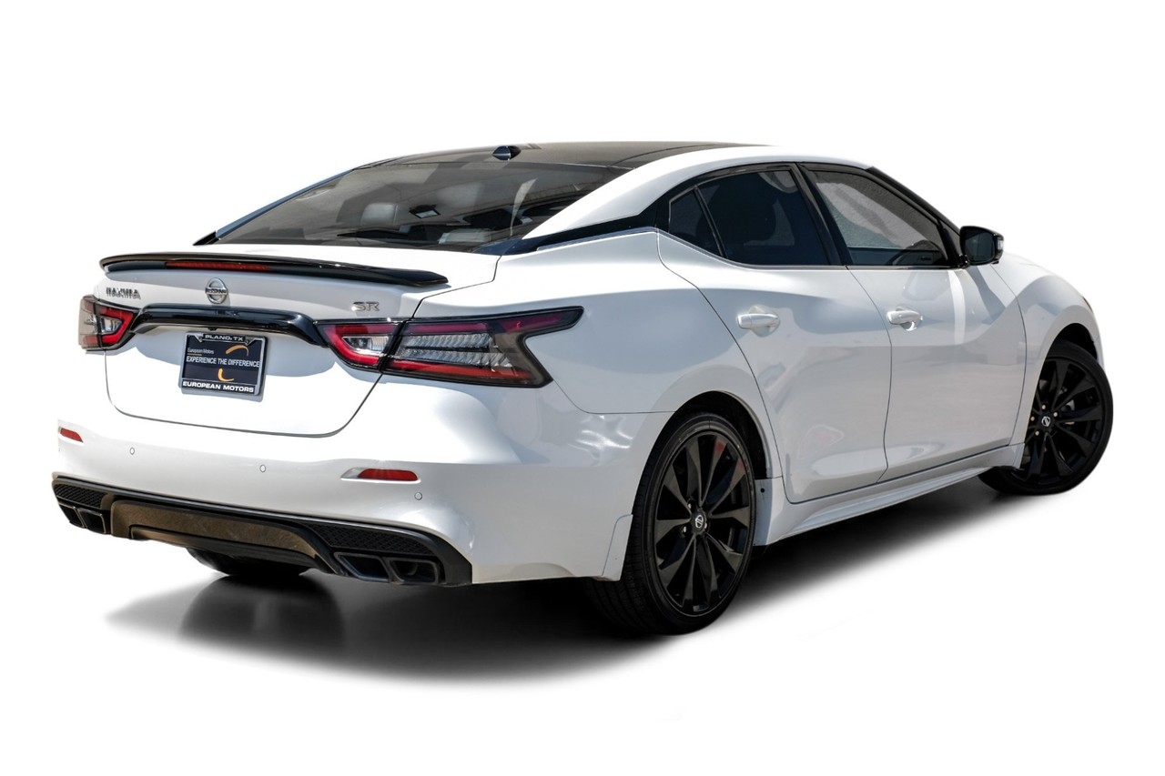 Nissan Maxima Vehicle Main Gallery Image 08