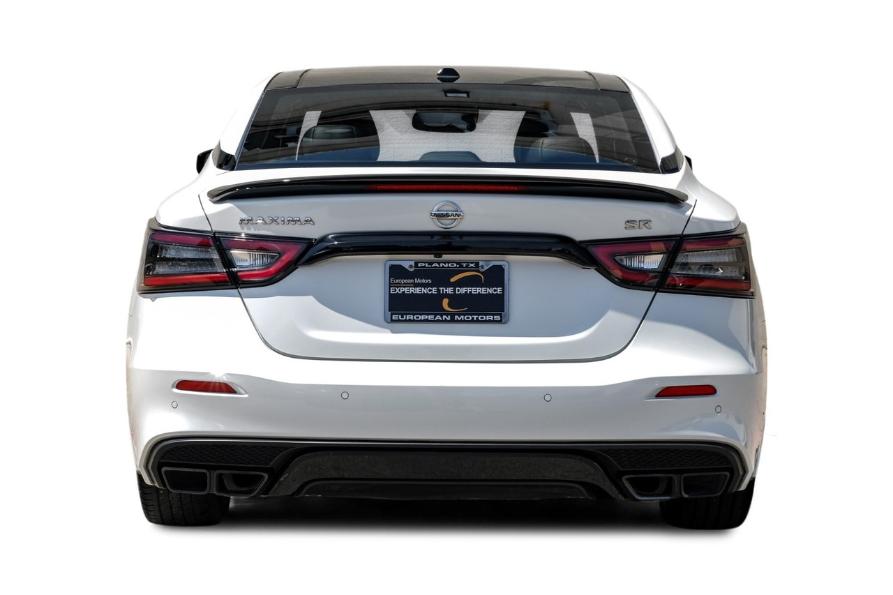 Nissan Maxima Vehicle Main Gallery Image 09