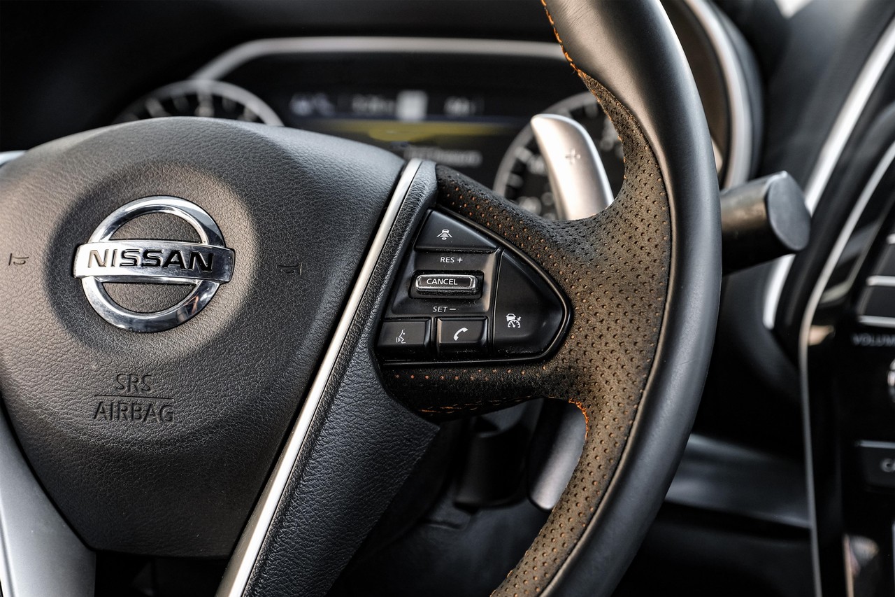 Nissan Maxima Vehicle Main Gallery Image 17