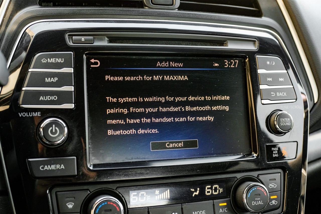 Nissan Maxima Vehicle Main Gallery Image 30