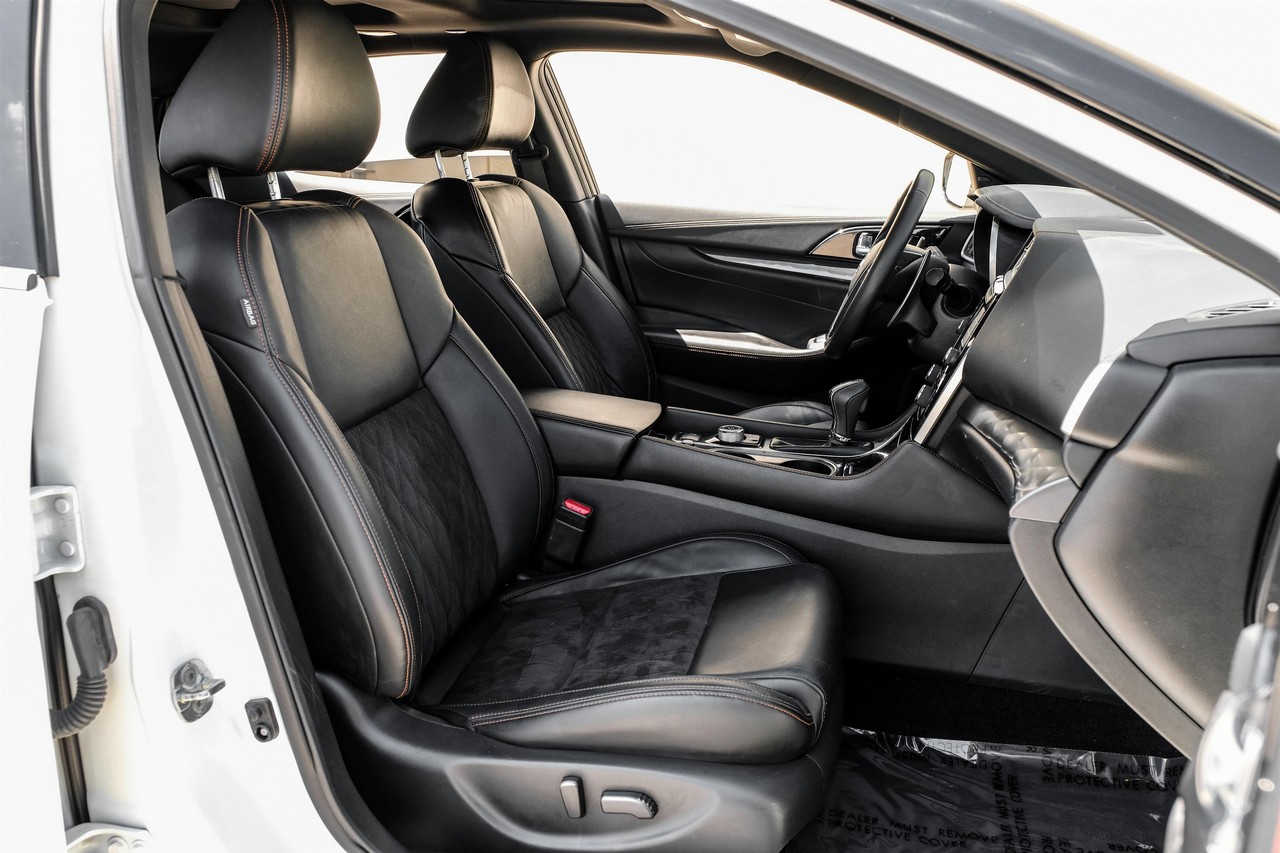 Nissan Maxima Vehicle Main Gallery Image 34