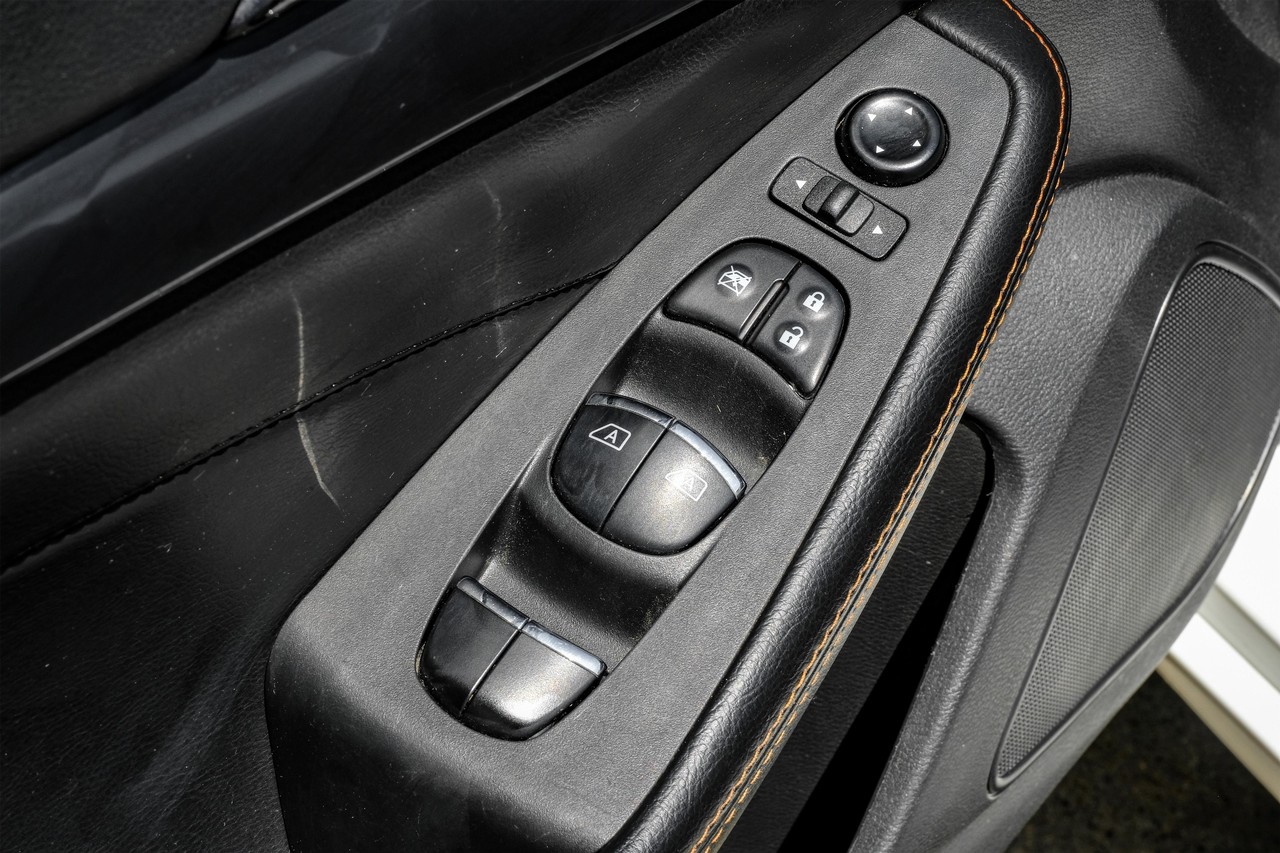 Nissan Maxima Vehicle Main Gallery Image 42