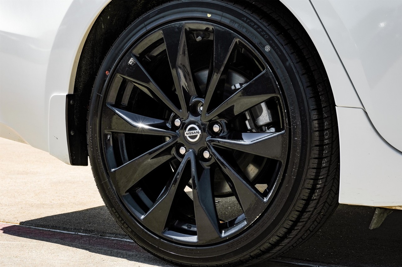 Nissan Maxima Vehicle Main Gallery Image 50