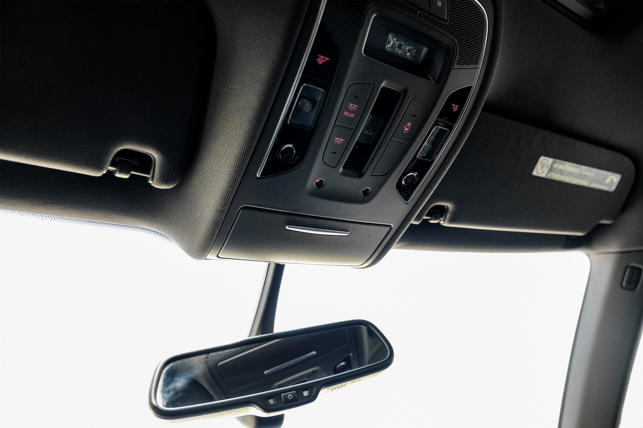 Audi S7 Vehicle Main Gallery Image 27