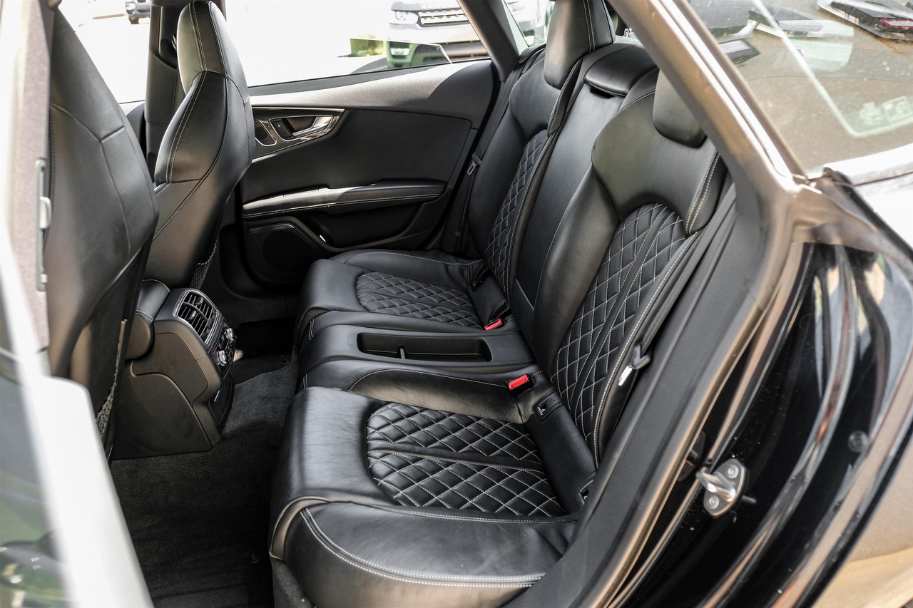 Audi S7 Vehicle Main Gallery Image 35