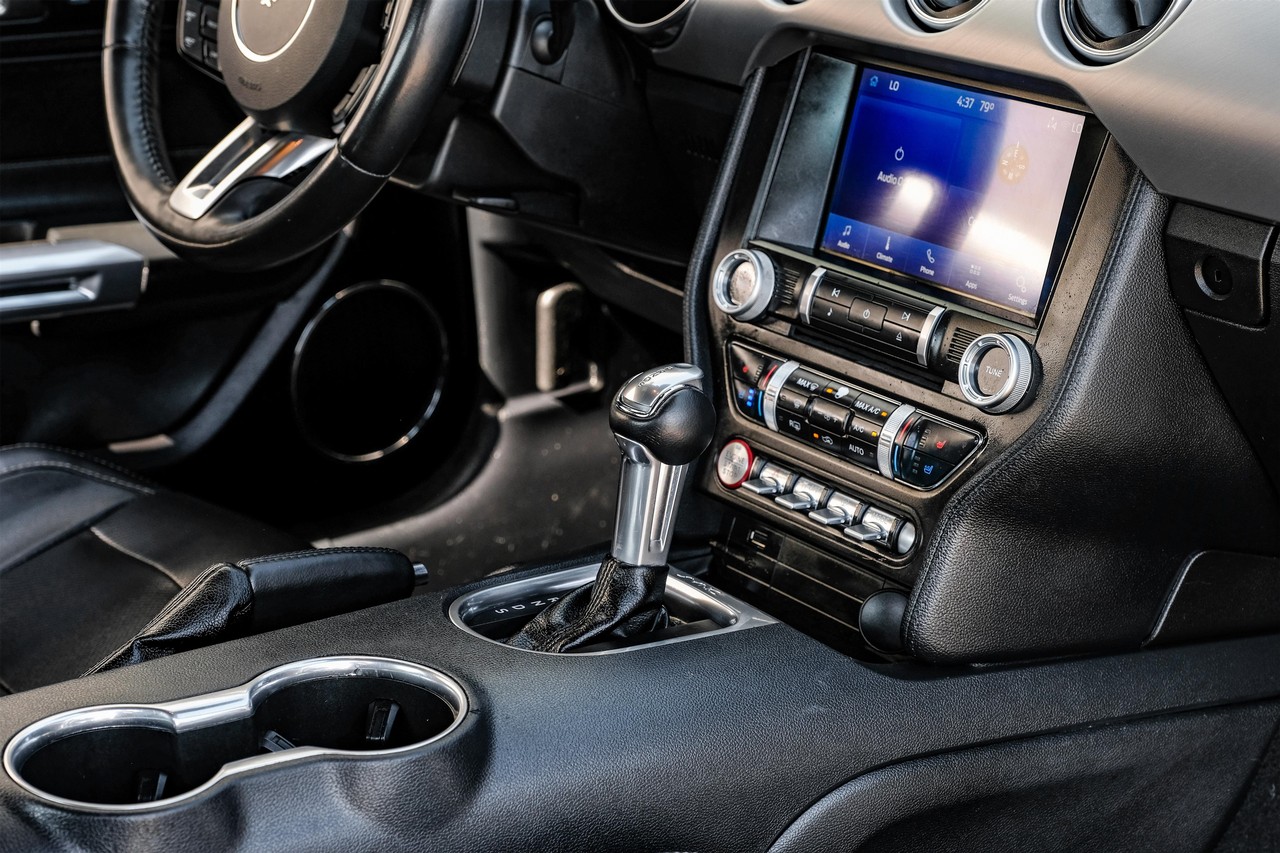 Ford Mustang Vehicle Main Gallery Image 19