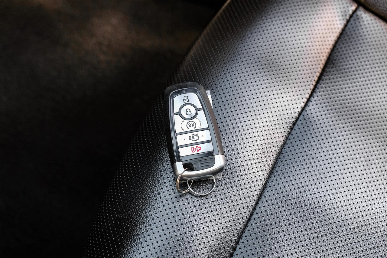 Ford Mustang Vehicle Main Gallery Image 43