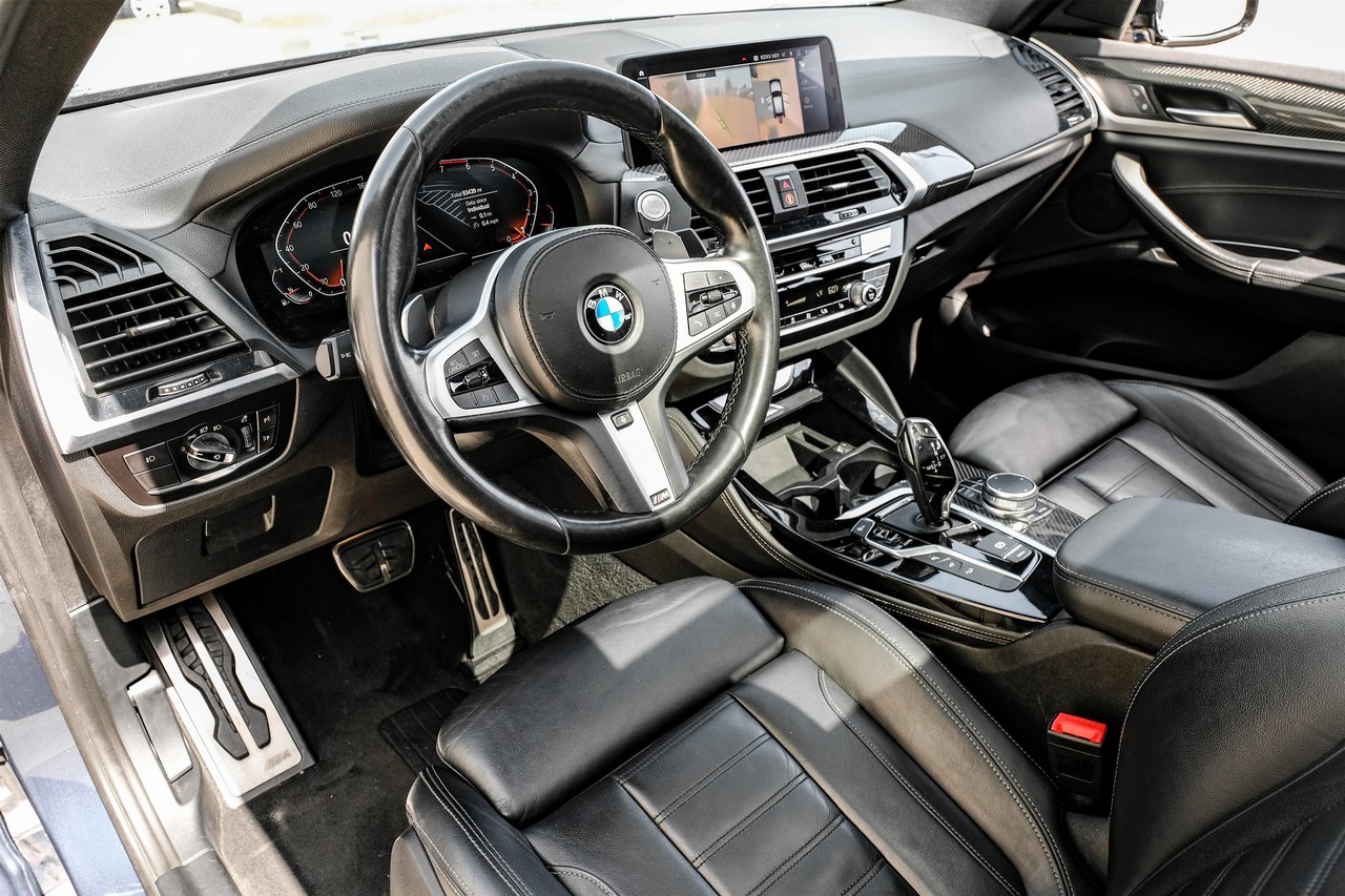 BMW X4 Vehicle Main Gallery Image 03