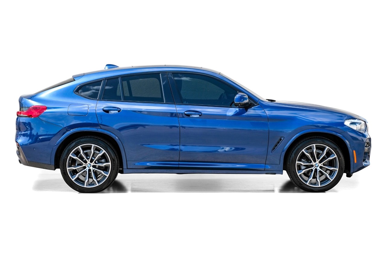 BMW X4 Vehicle Main Gallery Image 08