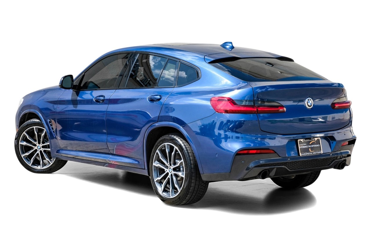 BMW X4 Vehicle Main Gallery Image 11