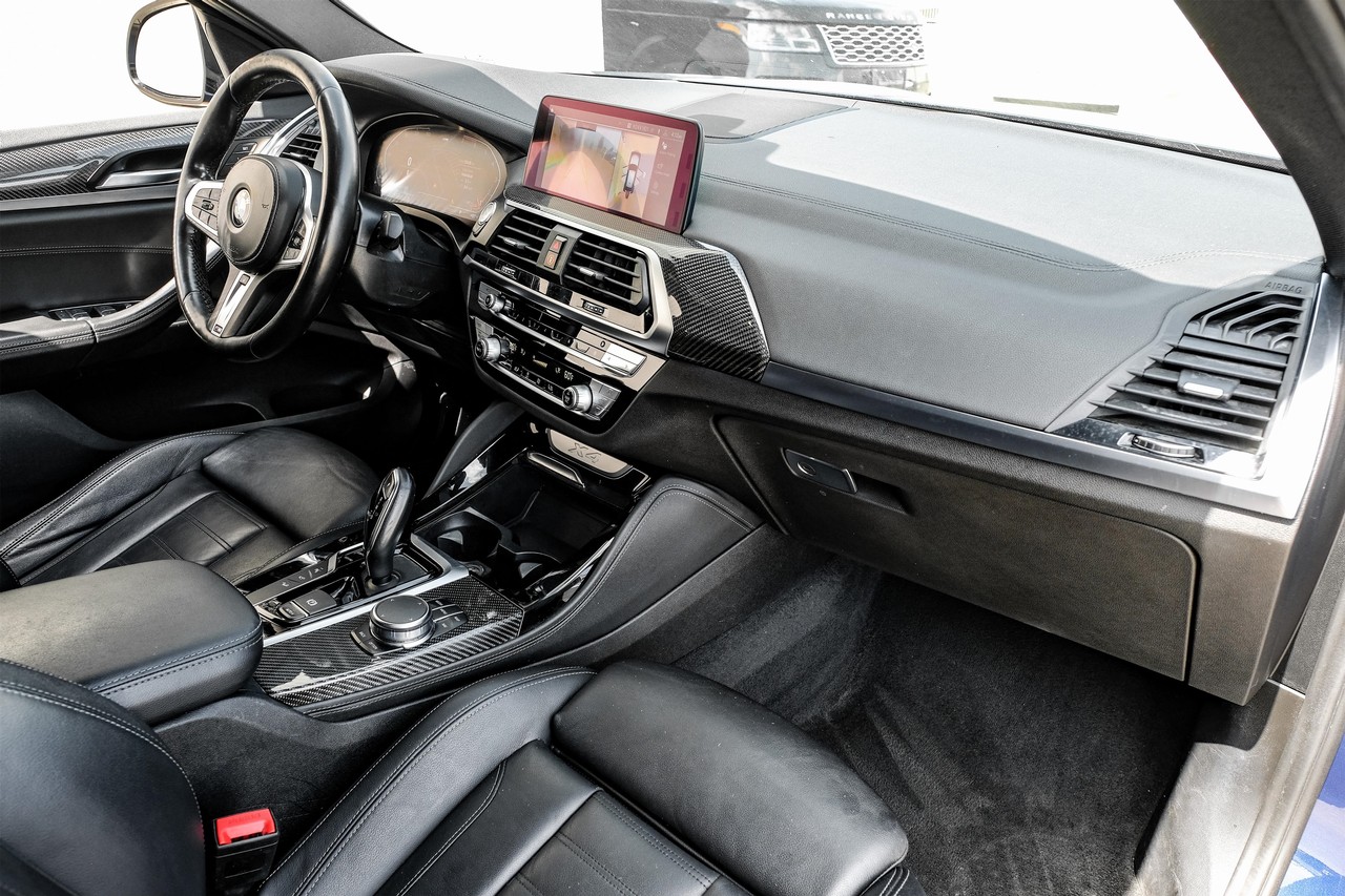 BMW X4 Vehicle Main Gallery Image 13