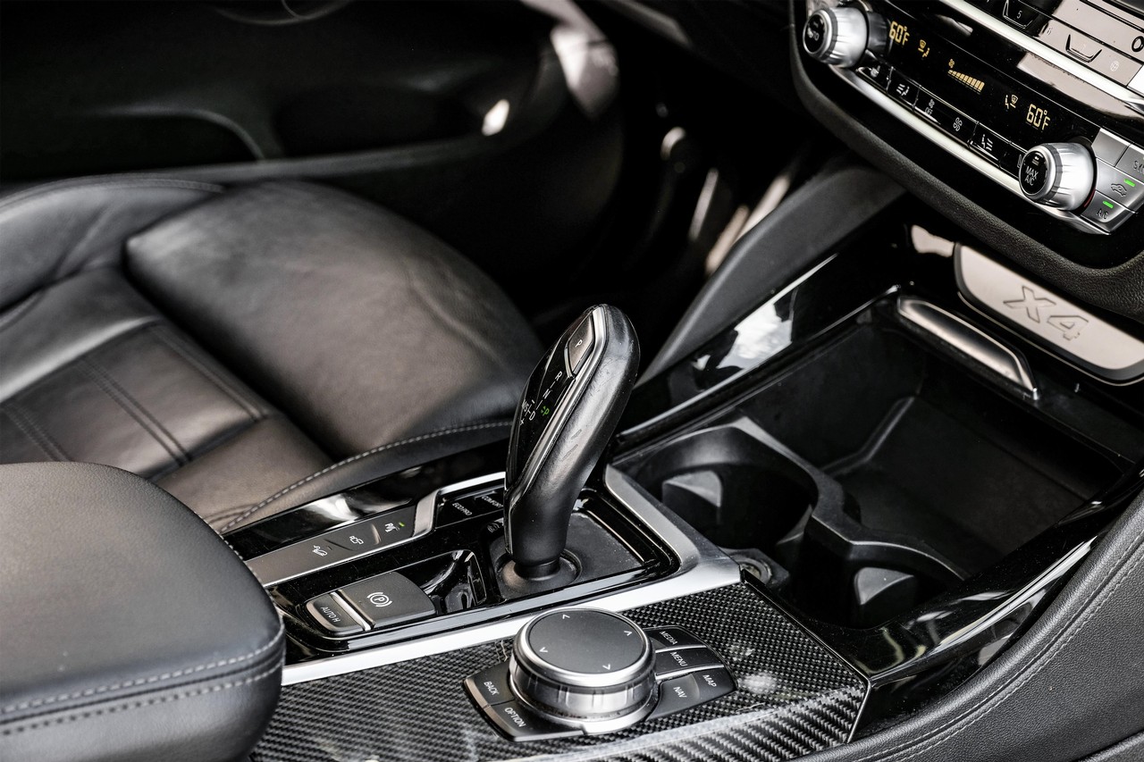 BMW X4 Vehicle Main Gallery Image 22