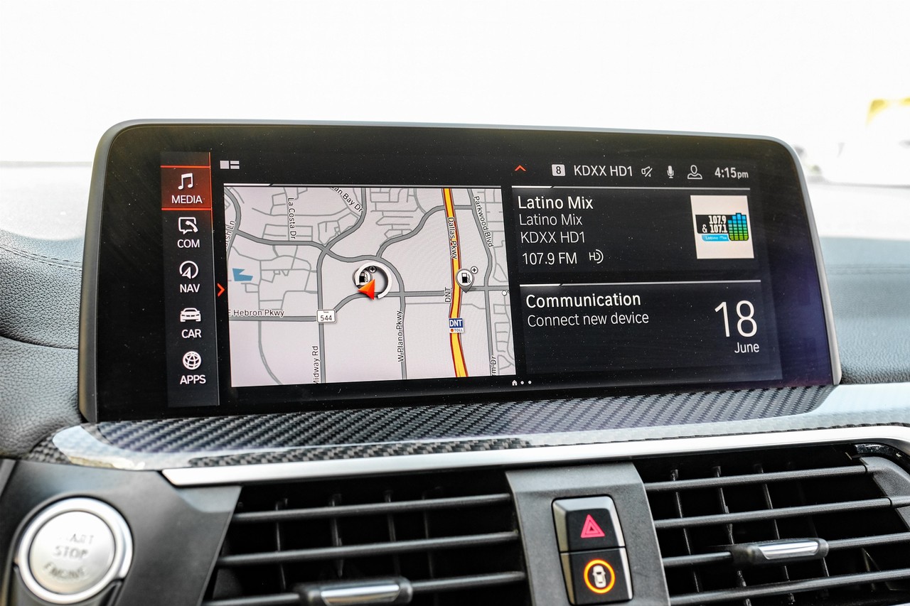 BMW X4 Vehicle Main Gallery Image 26