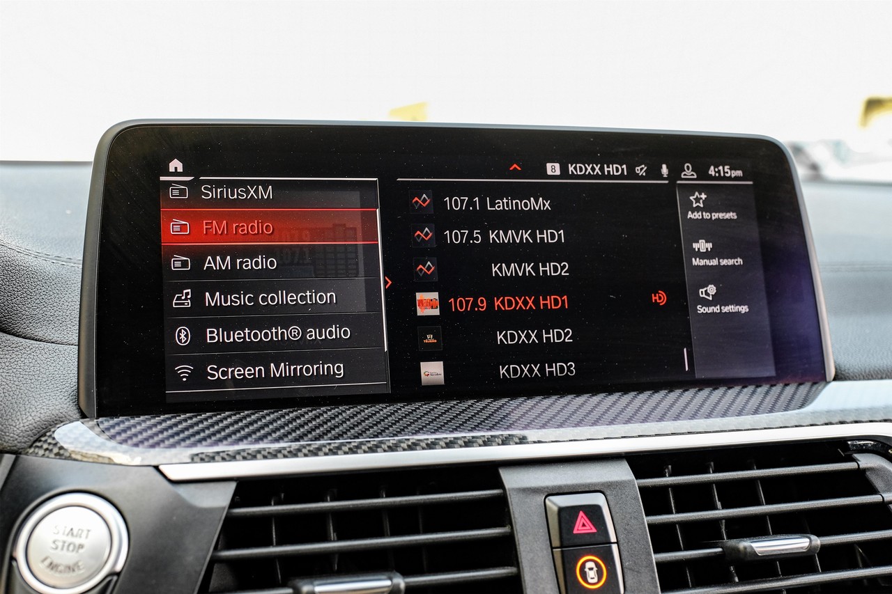 BMW X4 Vehicle Main Gallery Image 28