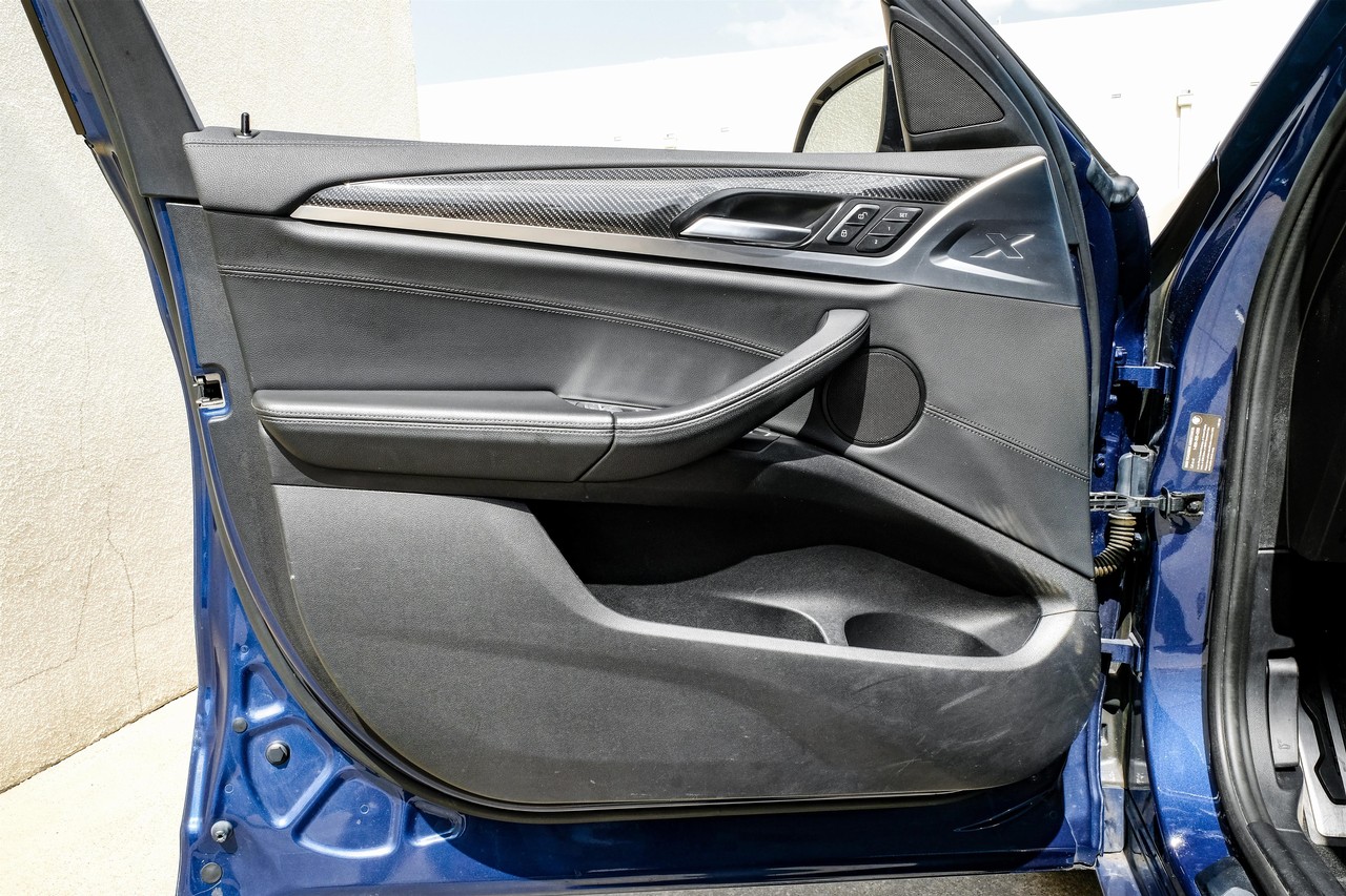 BMW X4 Vehicle Main Gallery Image 39