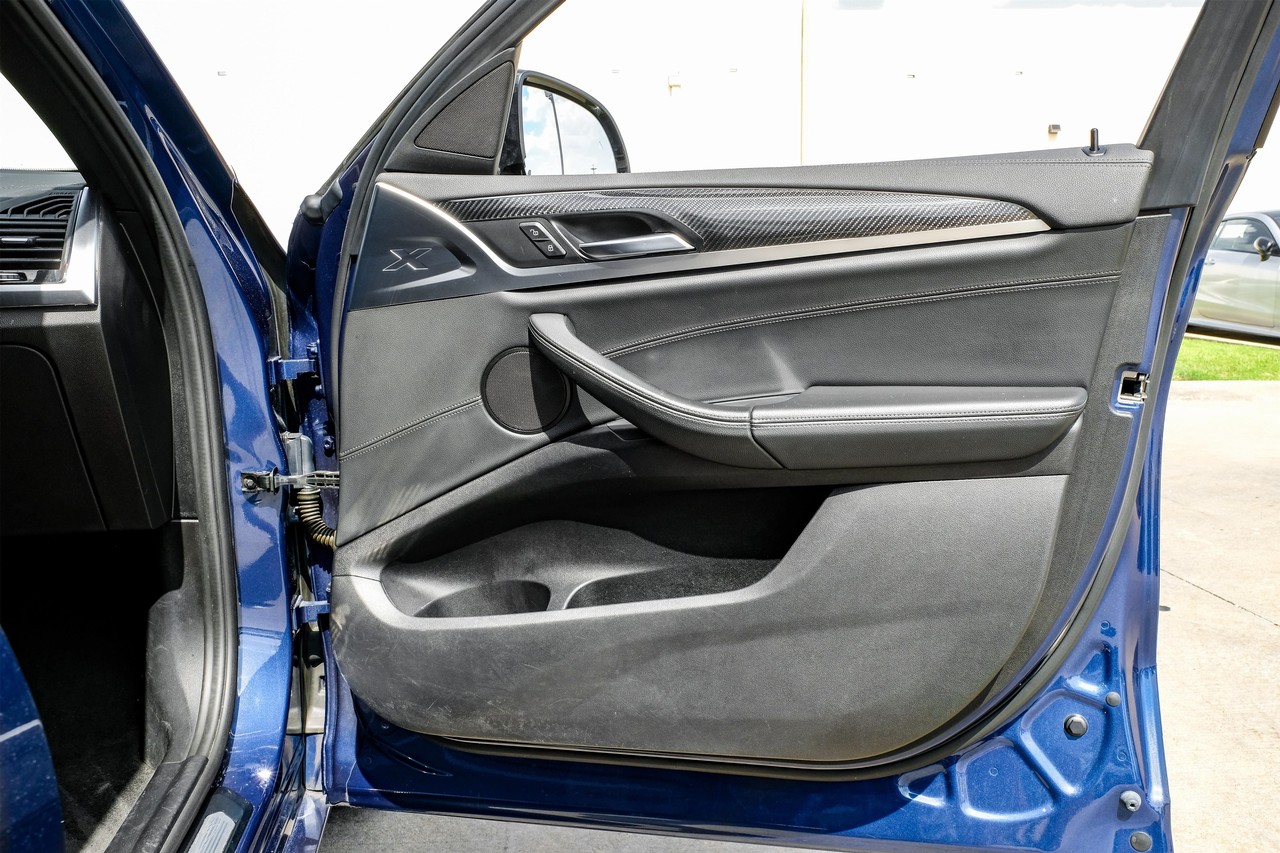 BMW X4 Vehicle Main Gallery Image 41