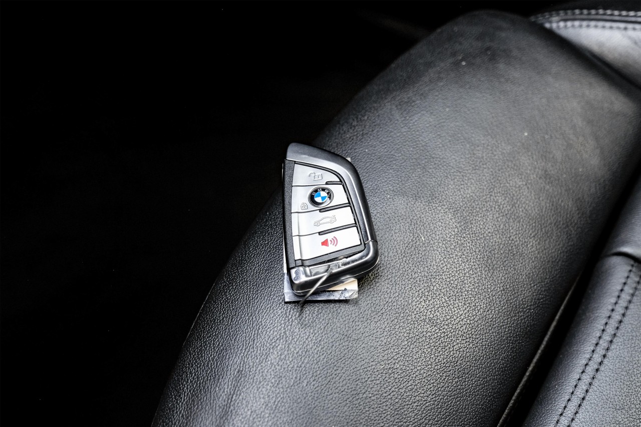 BMW X4 Vehicle Main Gallery Image 52
