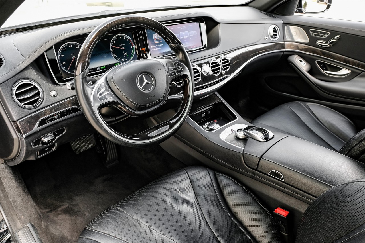 Mercedes-Benz S 550e Vehicle Main Gallery Image 03