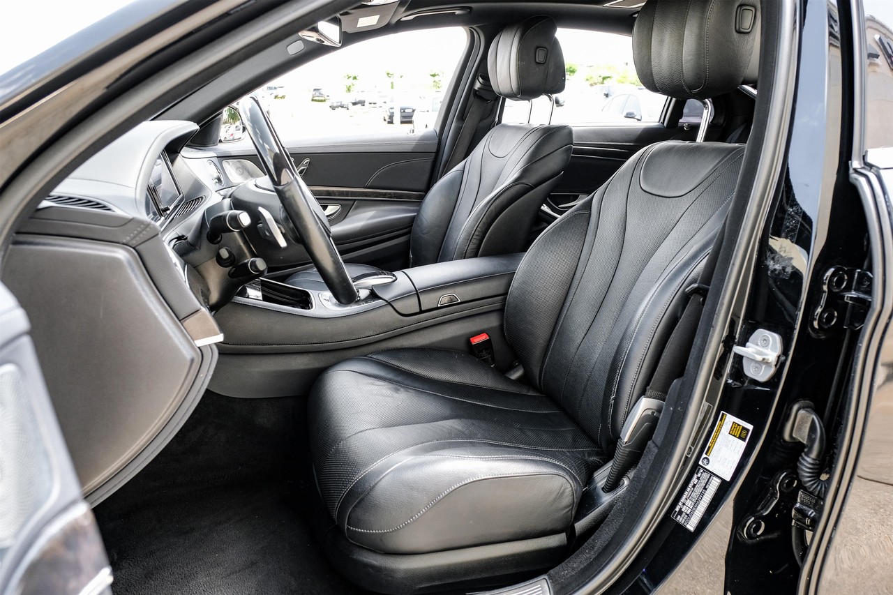 Mercedes-Benz S 550e Vehicle Main Gallery Image 04