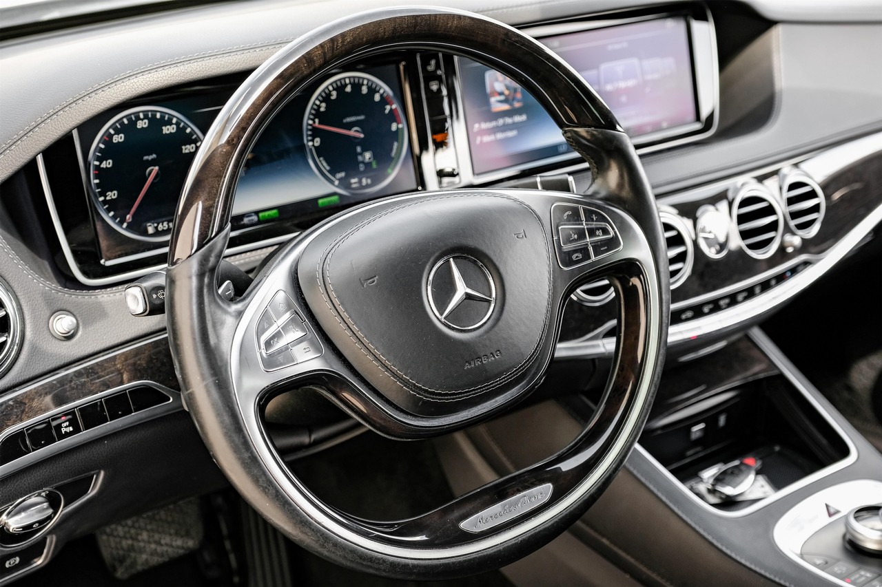 Mercedes-Benz S 550e Vehicle Main Gallery Image 15