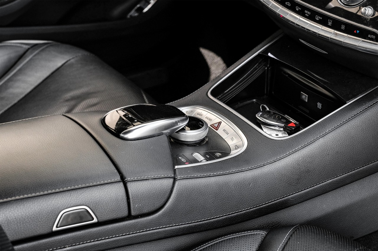 Mercedes-Benz S 550e Vehicle Main Gallery Image 21