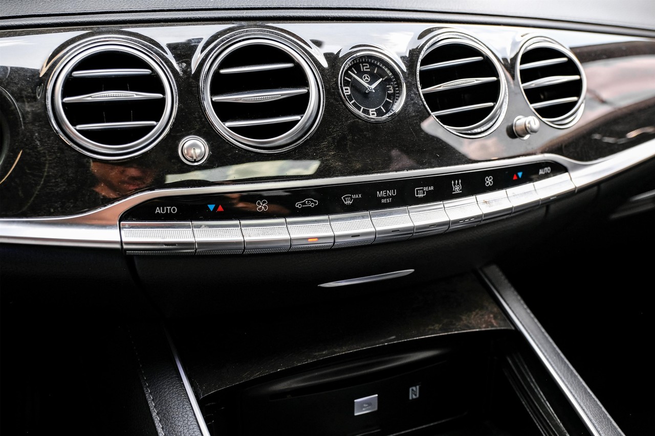 Mercedes-Benz S 550e Vehicle Main Gallery Image 23