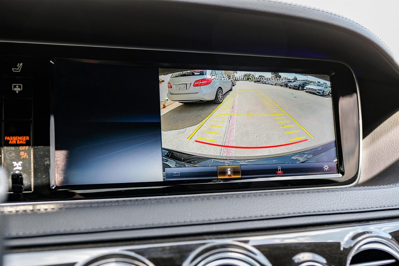Mercedes-Benz S 550e Vehicle Main Gallery Image 27