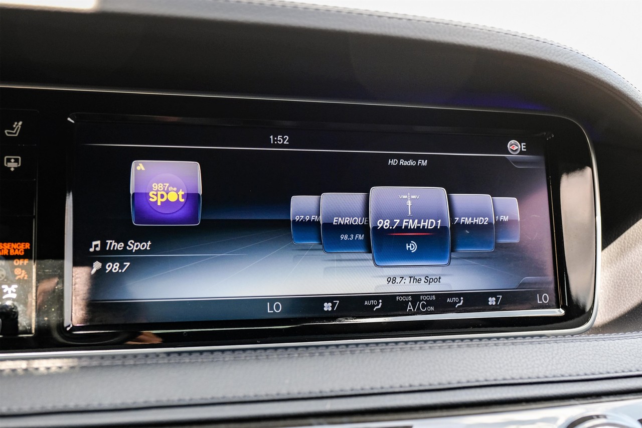 Mercedes-Benz S 550e Vehicle Main Gallery Image 28