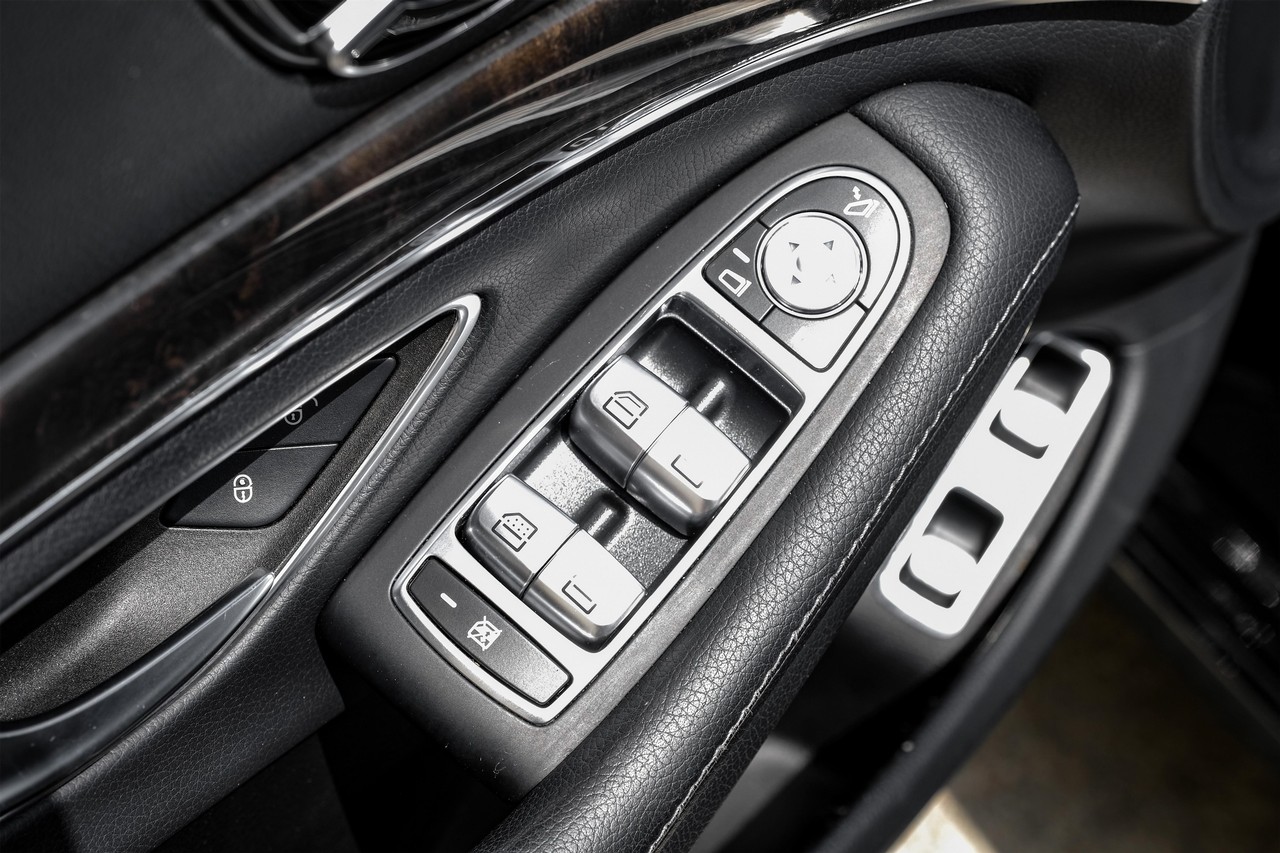 Mercedes-Benz S 550e Vehicle Main Gallery Image 39