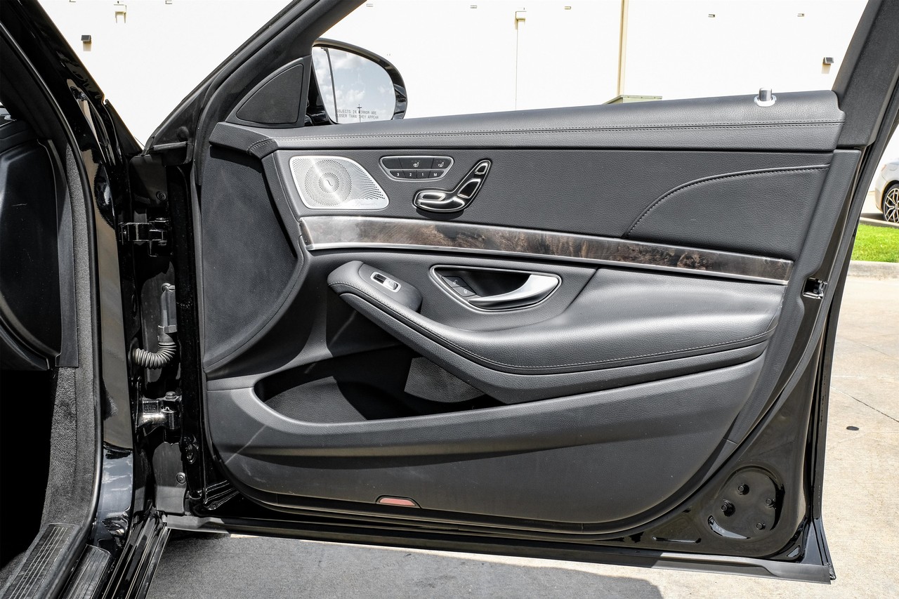 Mercedes-Benz S 550e Vehicle Main Gallery Image 40