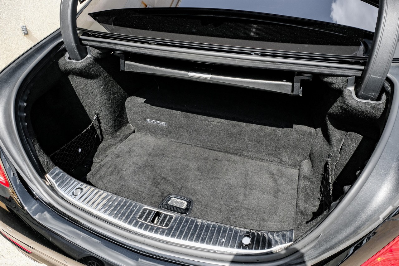 Mercedes-Benz S 550e Vehicle Main Gallery Image 45