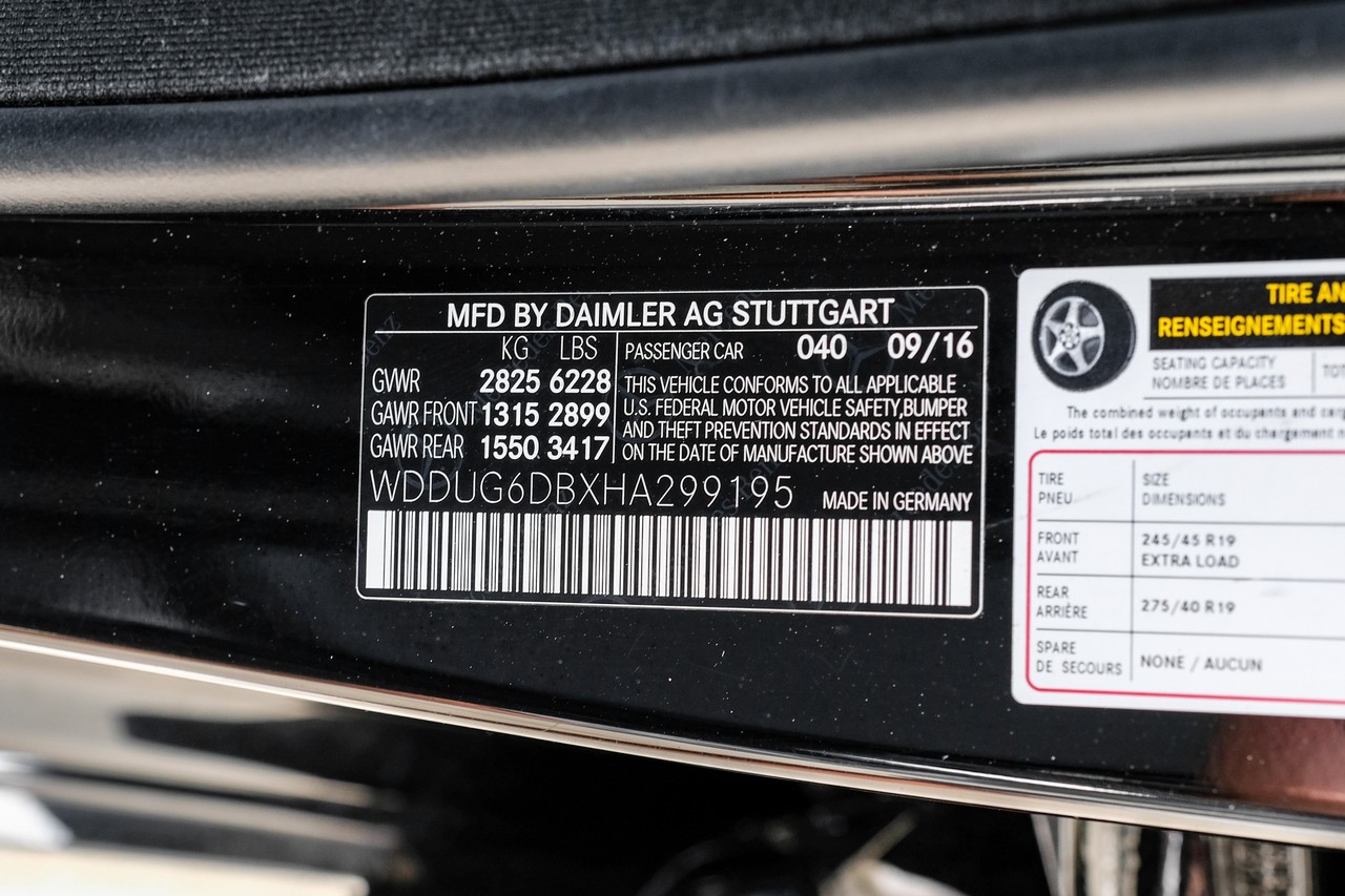 Mercedes-Benz S 550e Vehicle Main Gallery Image 52