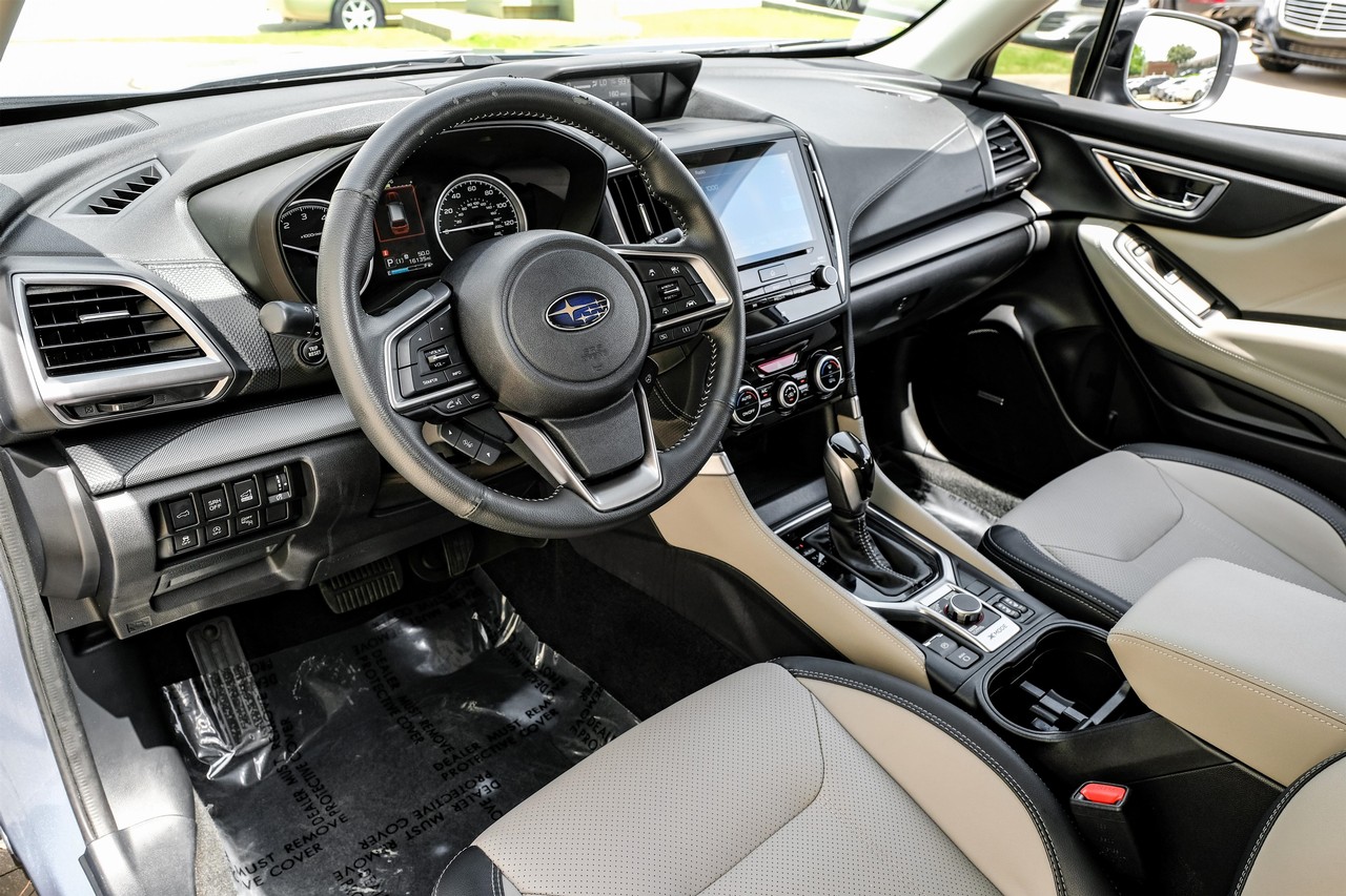 Subaru Forester Vehicle Main Gallery Image 03