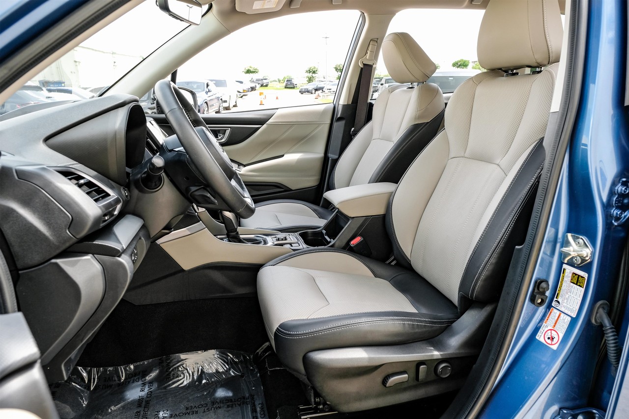 Subaru Forester Vehicle Main Gallery Image 04