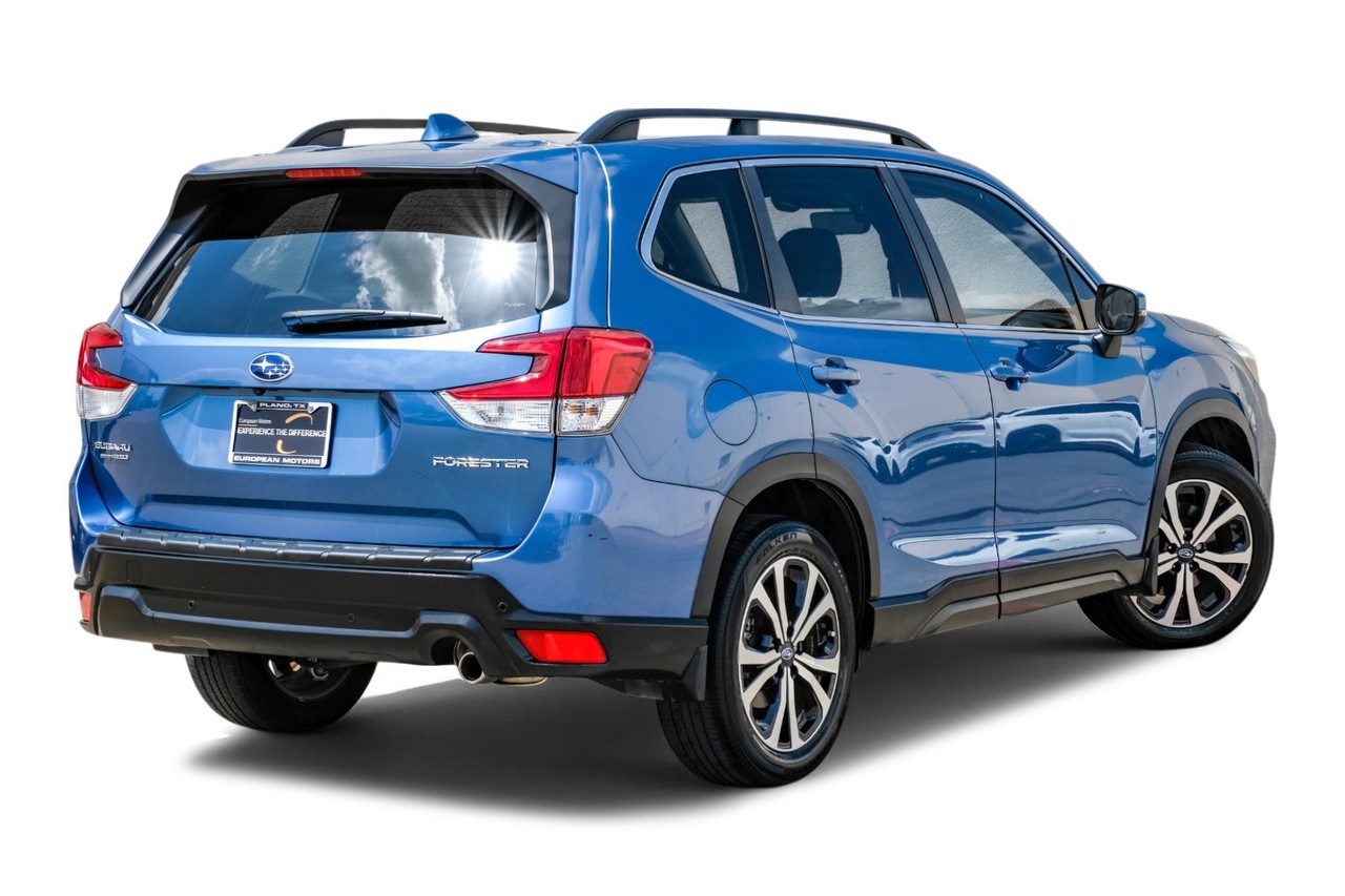Subaru Forester Vehicle Main Gallery Image 09