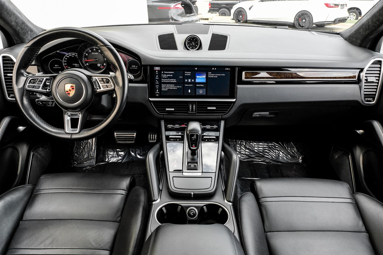 Porsche Cayenne Vehicle Main Gallery Image 15