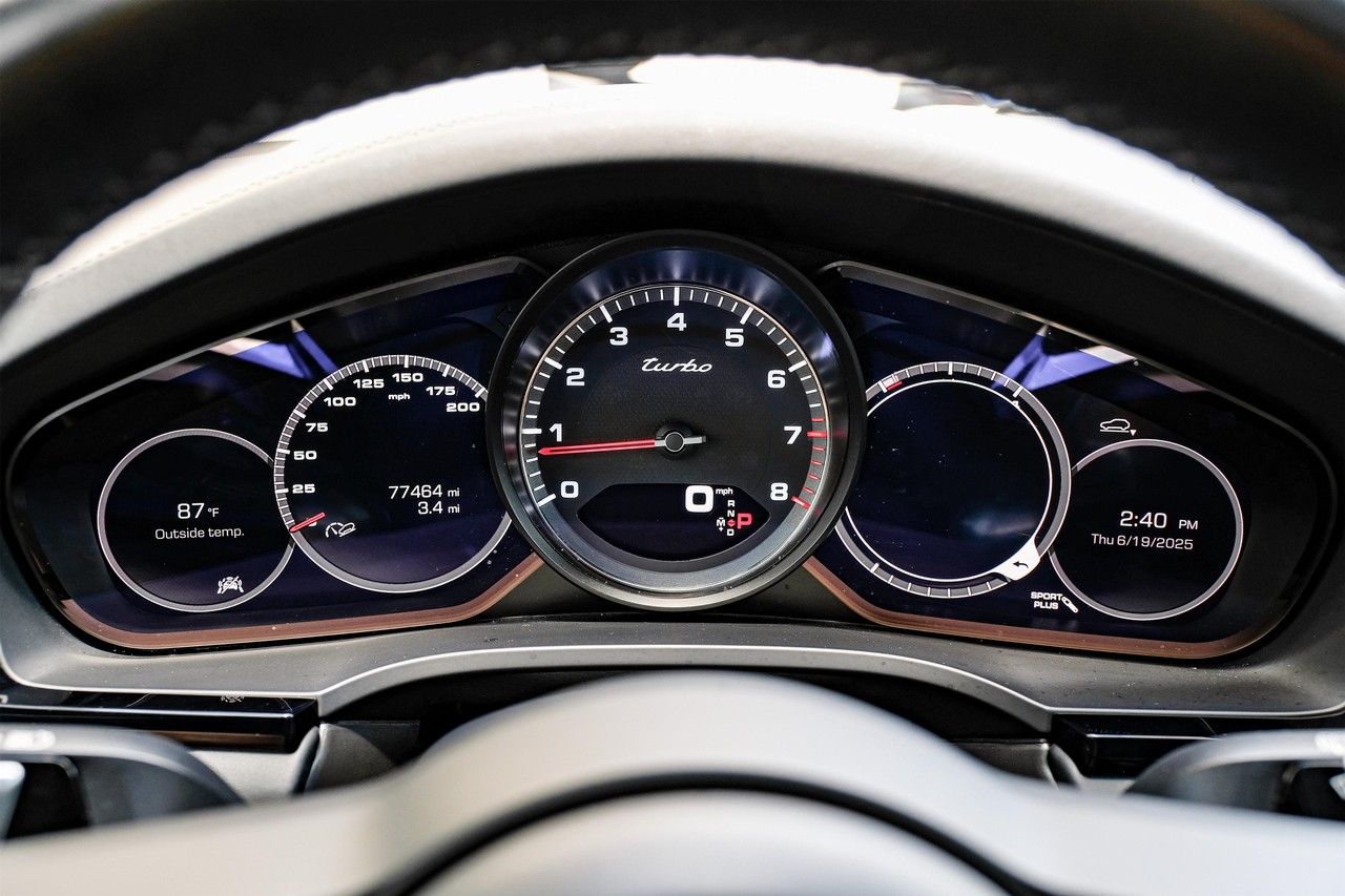 Porsche Cayenne Vehicle Main Gallery Image 20