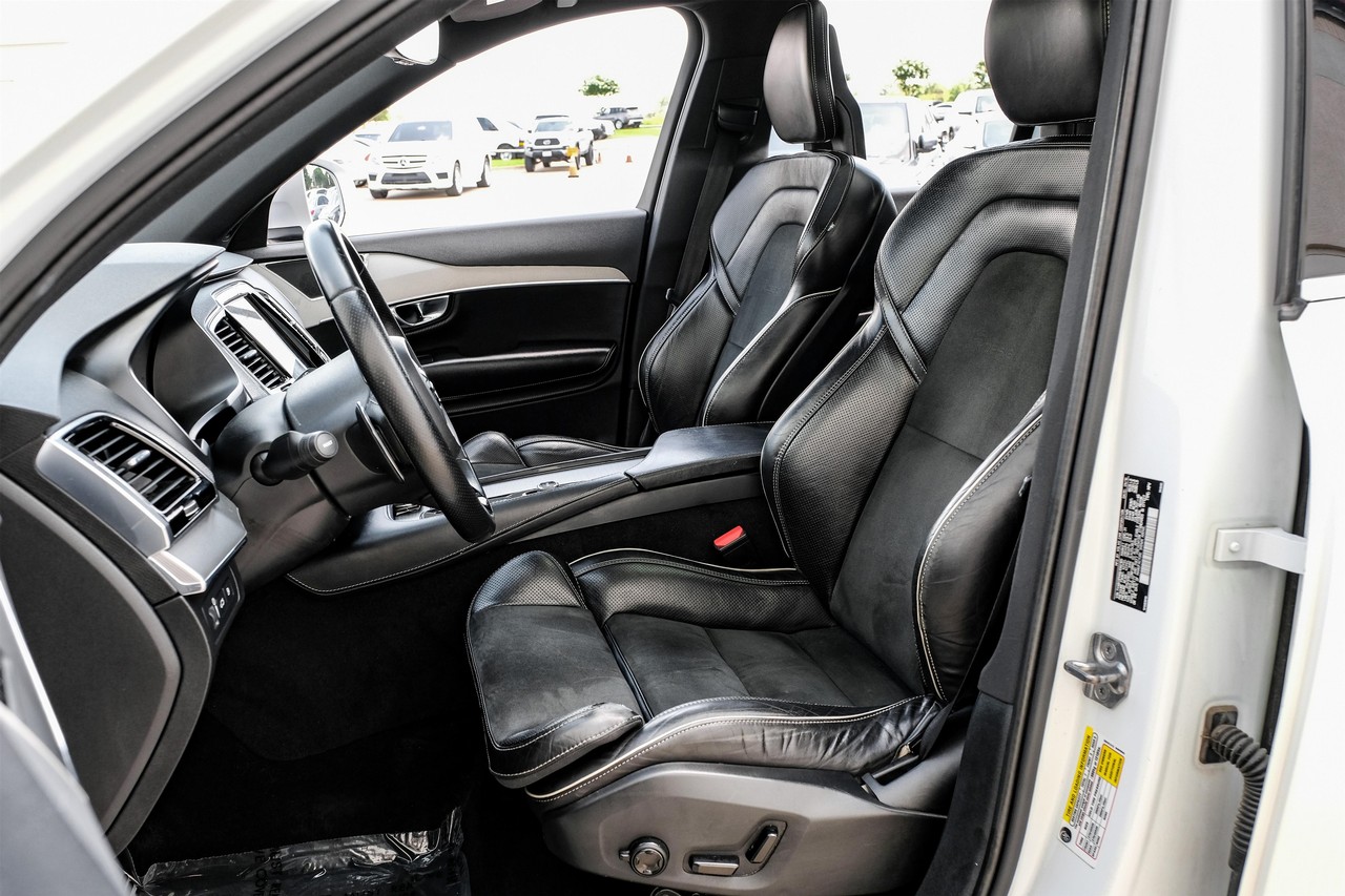 Volvo XC90 Hybrid Vehicle Main Gallery Image 04