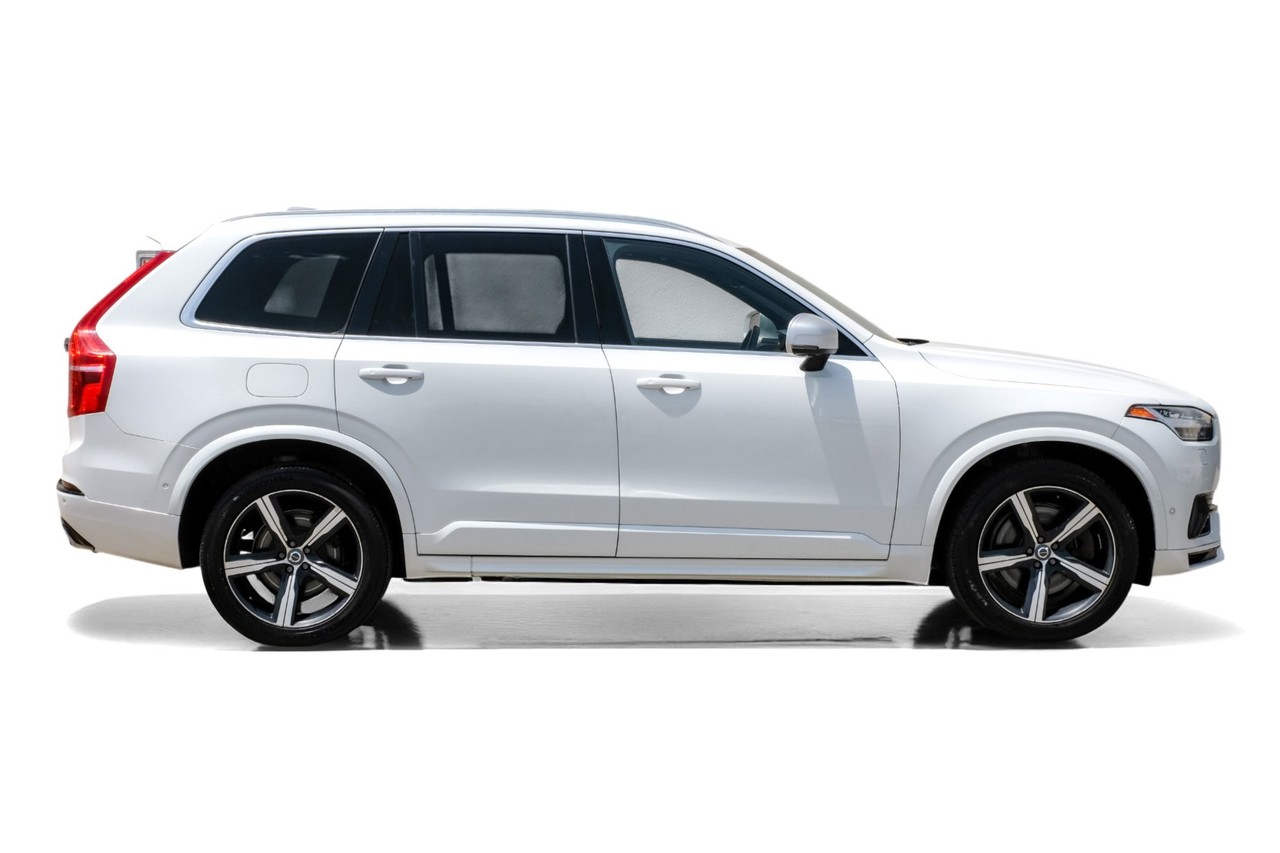 Volvo XC90 Hybrid Vehicle Main Gallery Image 08