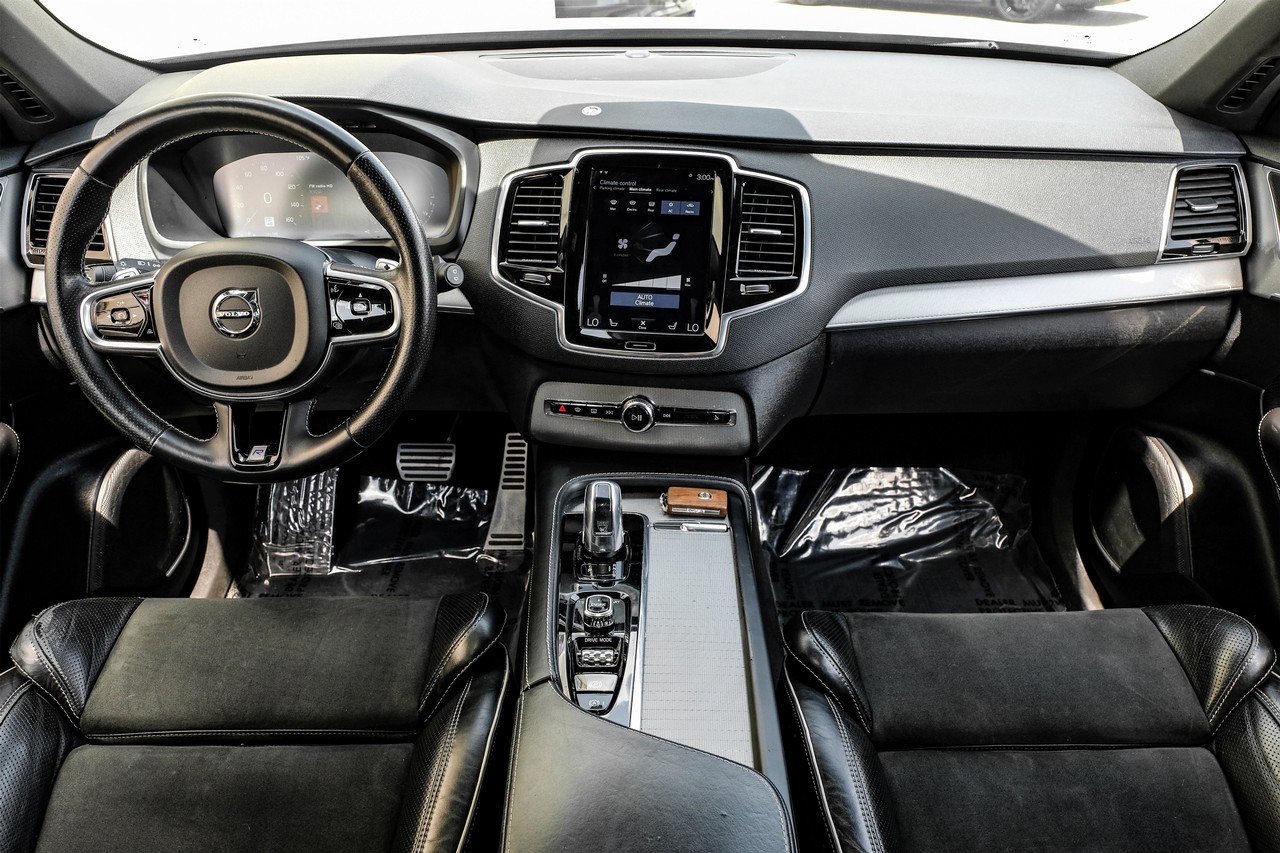 Volvo XC90 Hybrid Vehicle Main Gallery Image 15