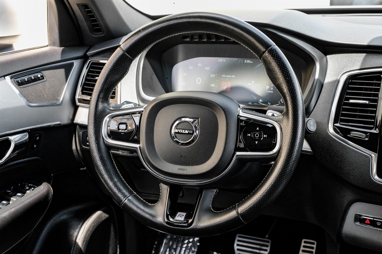 Volvo XC90 Hybrid Vehicle Main Gallery Image 17