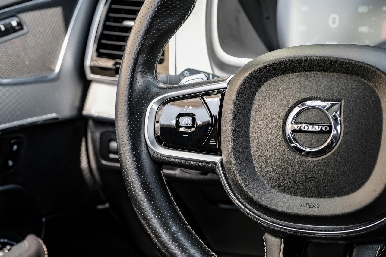 Volvo XC90 Hybrid Vehicle Main Gallery Image 18