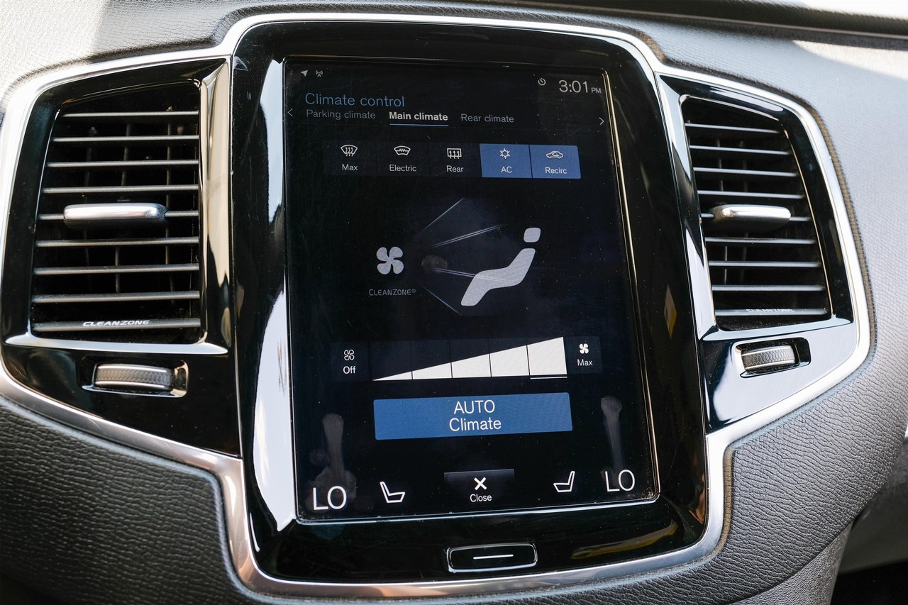 Volvo XC90 Hybrid Vehicle Main Gallery Image 28