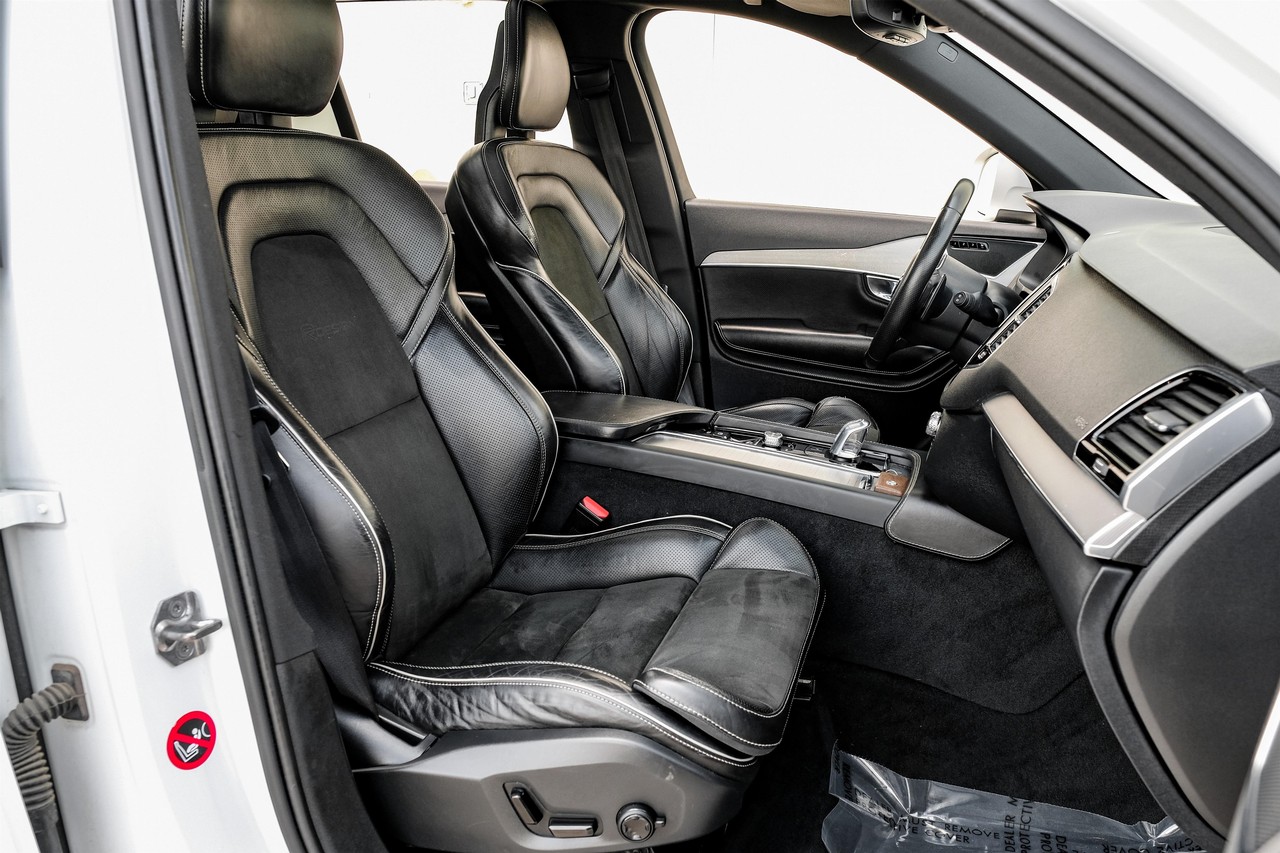 Volvo XC90 Hybrid Vehicle Main Gallery Image 33