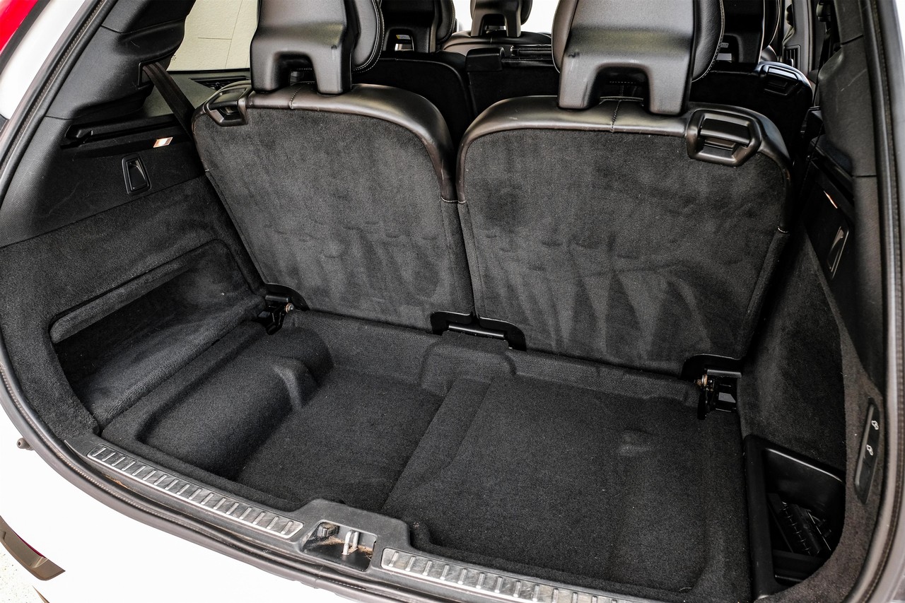 Volvo XC90 Hybrid Vehicle Main Gallery Image 47